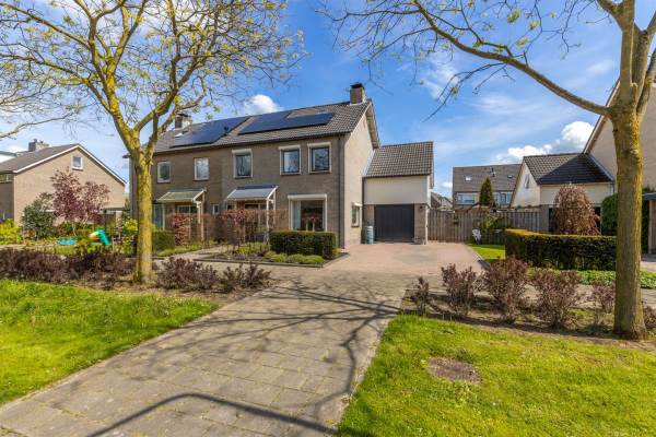Woning Anjerstraat 10 Nieuwendijk