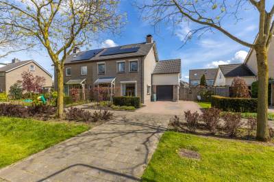 Woning Anjerstraat 10 Nieuwendijk