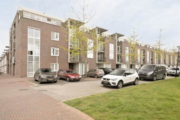 Woning Gebr. Grimmkade 37 Woerden