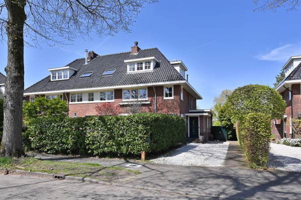 Woning van der Helstlaan 55 Naarden