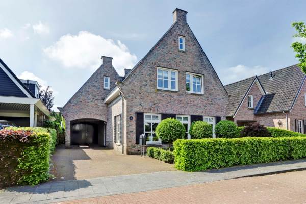 Woning Bloemenwaaier 6 Almelo