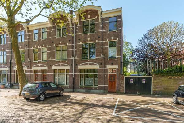 Woning Johan van Oldenbarneveltlaan 1 Utrecht