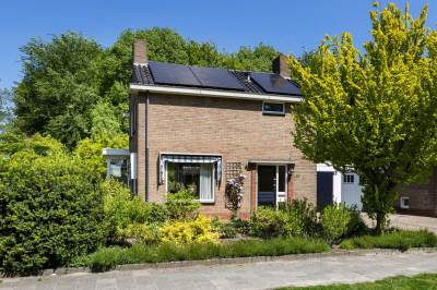 Woning J F Kennedylaan 14 Uithuizen