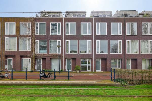 Woning Fred Petterbaan 11 Amsterdam
