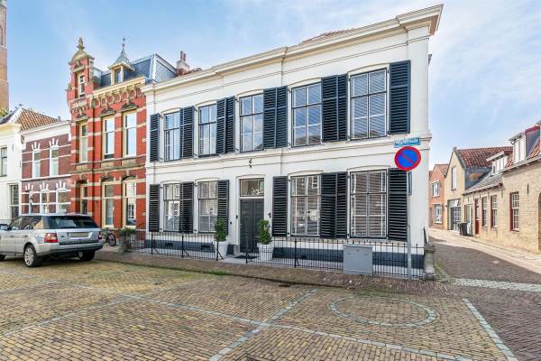 Woning Marktveld 1 Sommelsdijk