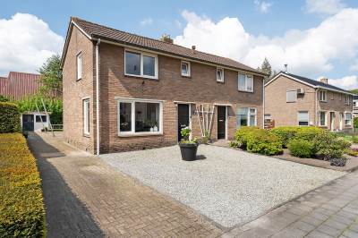 Woning Burg. van Veenlaan 8 Nijeveen