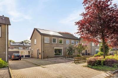 Woning Burg. Hillenaarstraat 13 Appeltern