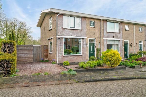 Woning Christiaan van Saarloosstraat 16 Franeker