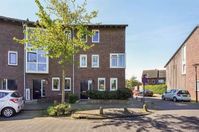 Woning Ko van Dijkplein 54 Den Haag