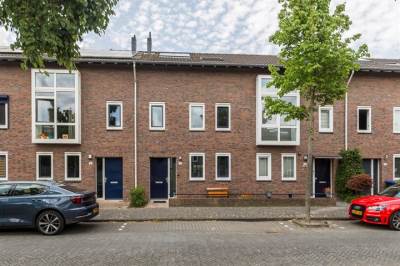 Woning Ko van Dijkplein 19 Den Haag