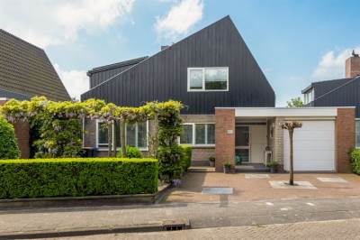 Woning van Matenesselaan 18 Lisse