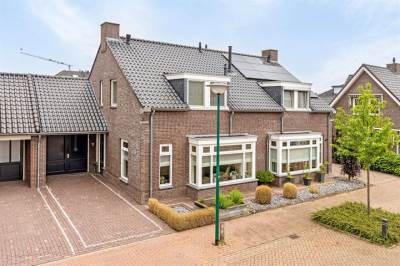 Woning Staakijzer 11 Rijkevoort