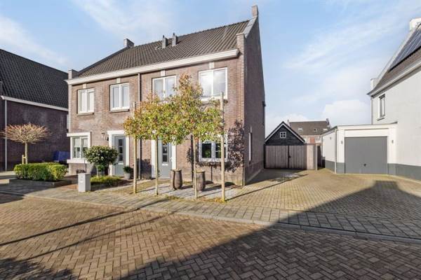 Woning Kastanjelaan 6 Dirksland