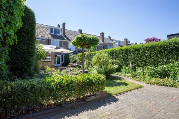 Woning Mr. P.J. Troelstrastraat 105 Hengelo (OV)