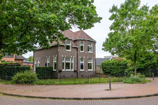 Woning Pieter Sneeuwplein 1 Veendam
