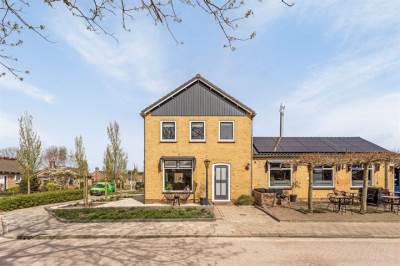 Woning Professor J. C. Dorststraat 2 St.-Jacobiparochie