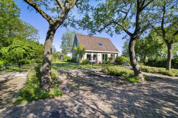 Woning Ids de Beerstrjitte 16 Nes (Gem. Noardeast-Fryslân)