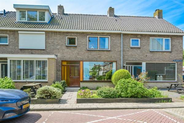 Woning Jan van Bergenstraat 55 Heemskerk