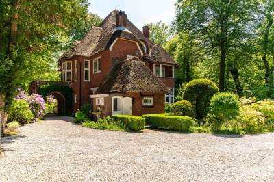 Woning Raadhuislaan 15 Wassenaar