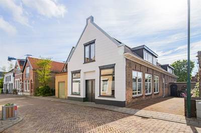 Woning Schouteneinde 12 Puttershoek