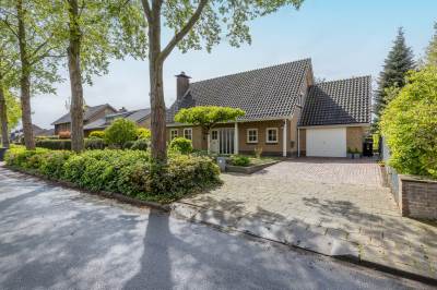 Woning Burg. Hillenaarstraat 8 Appeltern