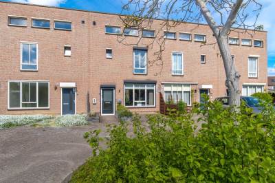 Woning Vincent van Goghplein 9 Tiel