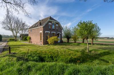 Woning Middelsluissedijk OZ 94 Numansdorp