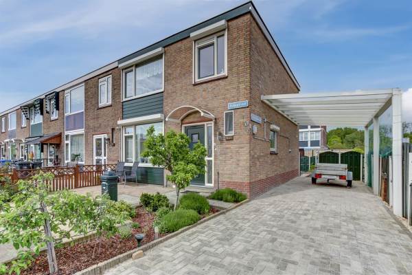 Woning Aïdastraat 1 Hoogvliet Rotterdam