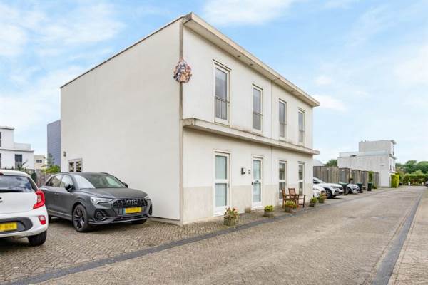 Woning Van der Wolfwater 13 Den Haag