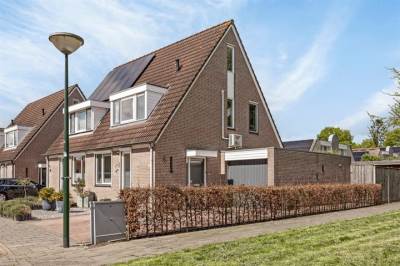 Woning van der Beekstraat 26 Genderen