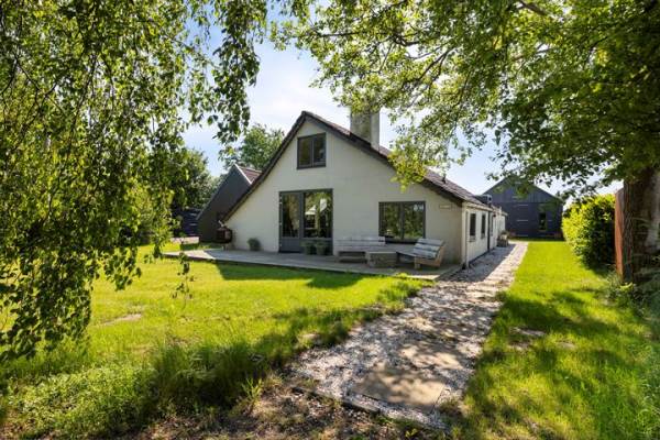 Woning Veldweg 8 Nieuw-Roden