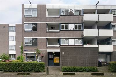 Woning Montfoorthof 151 Amsterdam