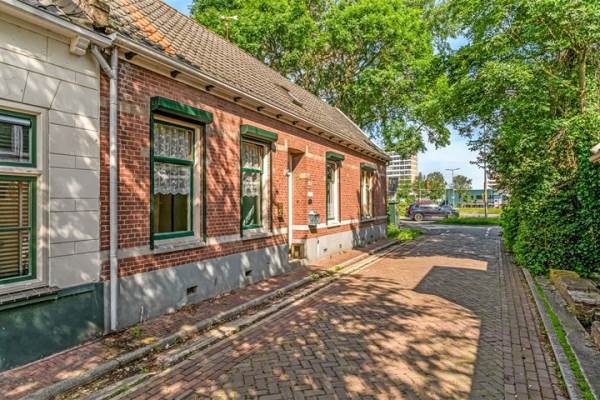 Woning Dorpsstraat 189 Hoogvliet Rotterdam