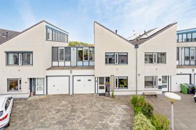 Woning Henk Steenbeekhof 15 Kampen