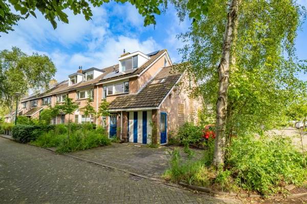 Woning van Almondelaan 23 Baarn