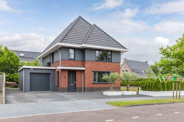 Woning Jeanne d'Arclaan 8 Emmeloord