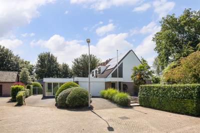 Woning Dokter Van Haeringenplantsoen 28 Nieuw-Vennep