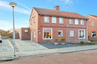 Woning Burgemeester R.J. Giezenstraat 12 Muntendam