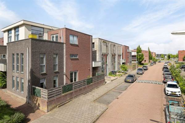 Woning Vroonhoevelaan 1 Alphen aan den Rijn
