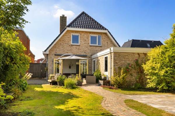 Woning Kerkbuurt 46 Oostzaan