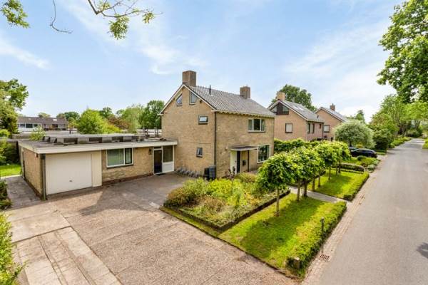 Woning Admiraal Helfrichstraat 12 Zuidhorn