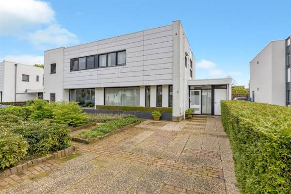 Woning Dr. Poelsstraat 12 Venray