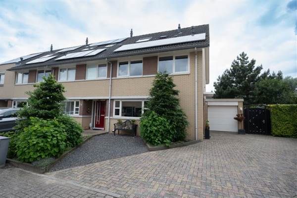 Woning Mia van der Wall-Duyvendakstraat 17 Spijkenisse