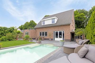 Woning Dr. Ruijsstraat 7 Overlangel