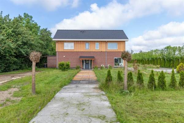 Woning Neushoornweg 301 Kraggenburg