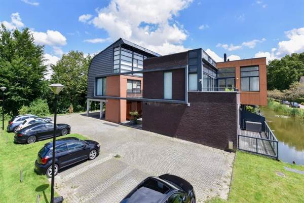 Woning Burgemeester de Voogtlaan 114 Wilnis
