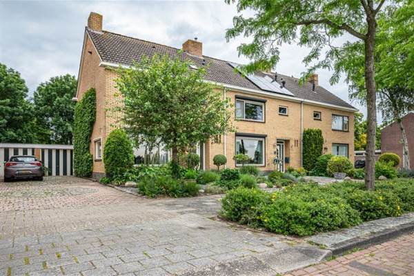 Woning St. Hubertus-plaats 17 Tollebeek