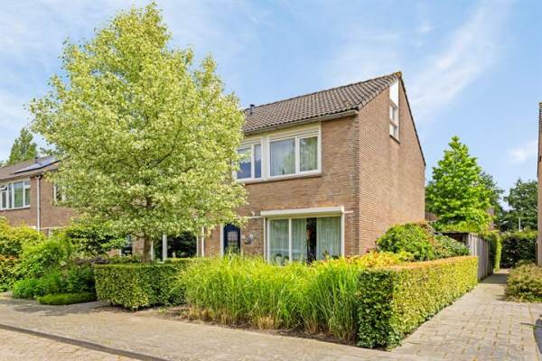 Woning Dokter van Vuurestraat 15 Dussen