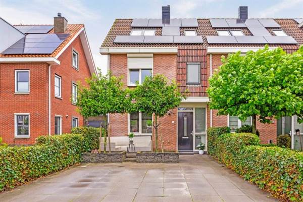 Woning Bliek 13 Hendrik-Ido-Ambacht