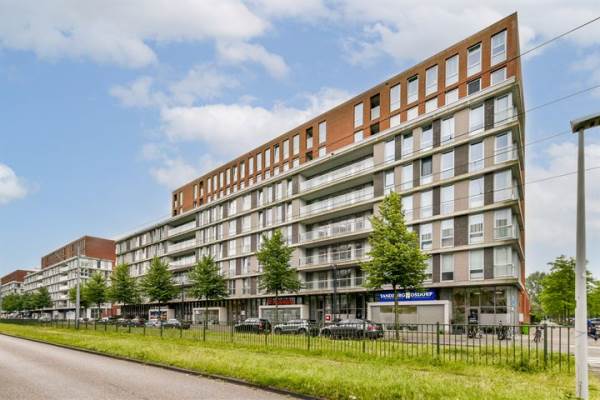 Woning Pieter Calandlaan 1061 Amsterdam